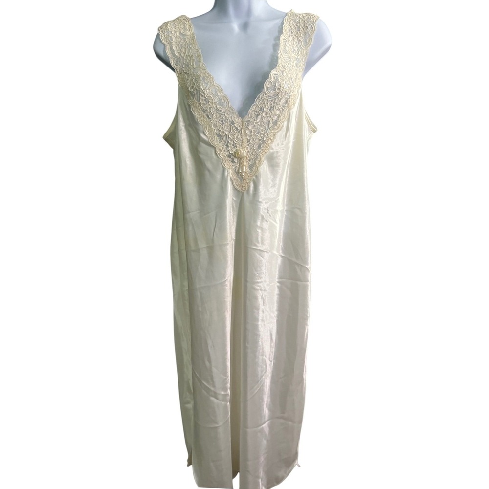 Private Luxuries Nightgown L Cream Satin‎ Lace Sleeveless Intimates Maxi USA
